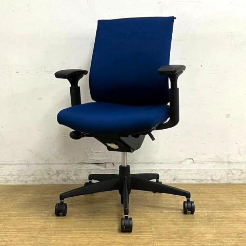 【在庫入替セール】【2022年製】ロングセラーシリーズ コクヨ ウィザード3 ローバックモデル 定番のプルシアンブルー色 可動肘付き 嬉しいコートハンガー付き