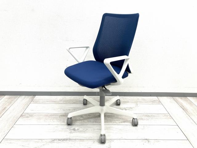 【中古】フルーエントチェア CB31WW-FKB3 オカムラ（okamura） 肘付ハイバックチェア