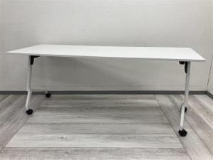 【在庫入れ替えSALE】【大ロットで揃います！】イトーキ製　折りたたみテーブル(サイドスタックテーブル)・フラップテーブル
休憩室・会議室・ミーティングテーブルとして優秀なテーブルになります。〈愛知・岐阜・三重・静岡〉