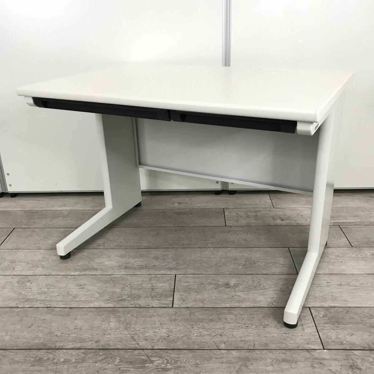 ■ITOKI/イトーキ　■CZNシリーズ　■平机　■引き出し付　■W1000×D700㎜　■ホワイト 　■オススメ/人気/定番商品　【弊社使用欄：A01047048】【ID】
                        CZN デスク
                                    中古
            