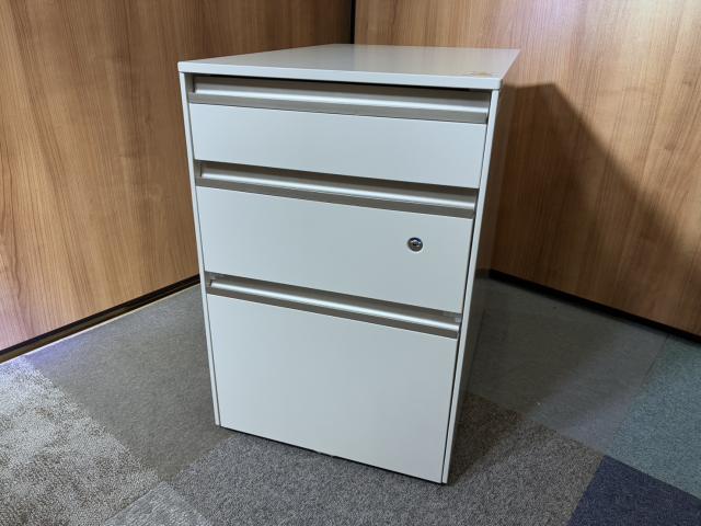 【中古】インクルード JF-046MACB-W9 イトーキ（ITOKI） 脇机3段