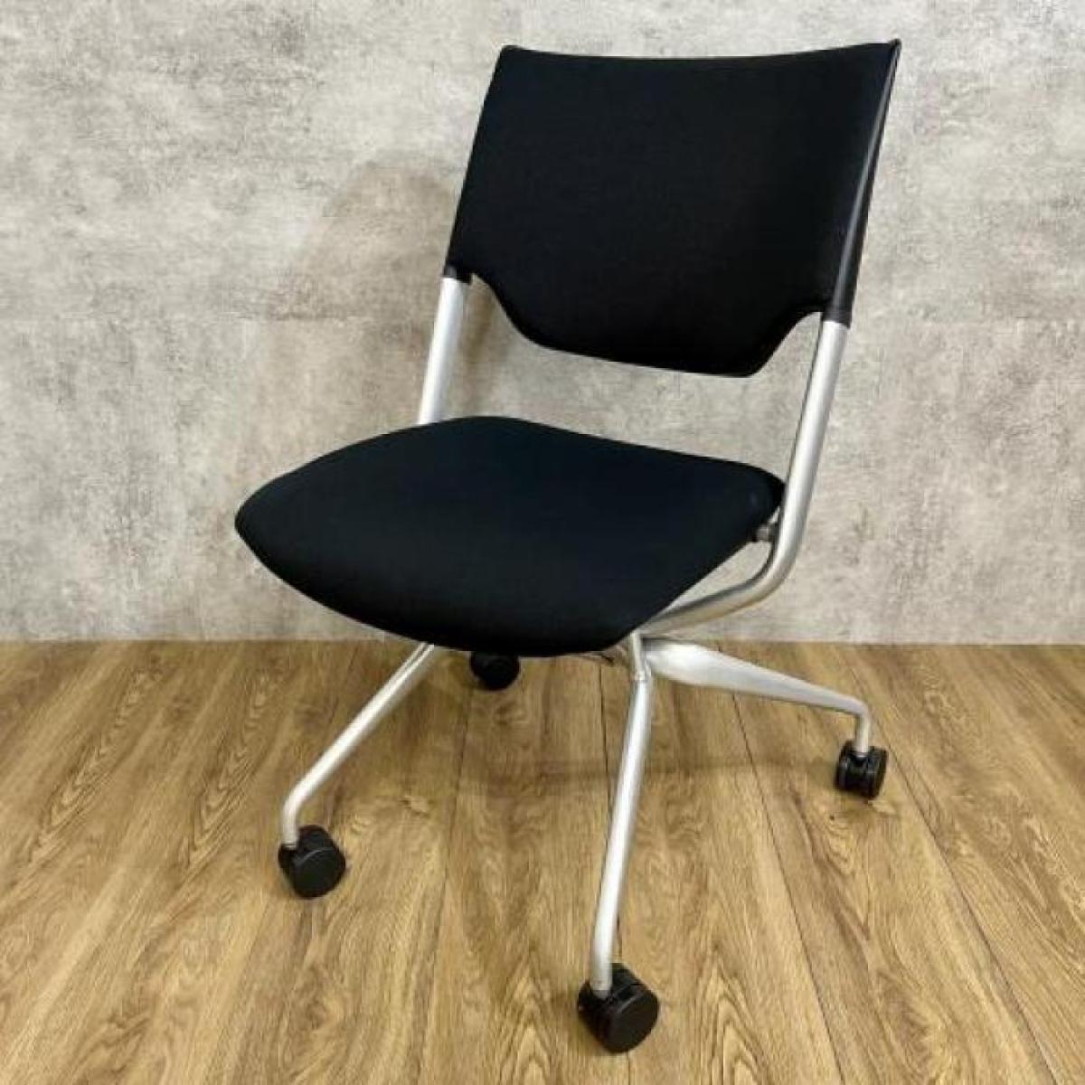 【ふっくらクッションで上質な座り心地！】■イトーキ　レクシブシリーズ　ネスティングチェア　ブラック　クロスバック【ミーティングチェア】
                        レクシブ
                                    中古
            
