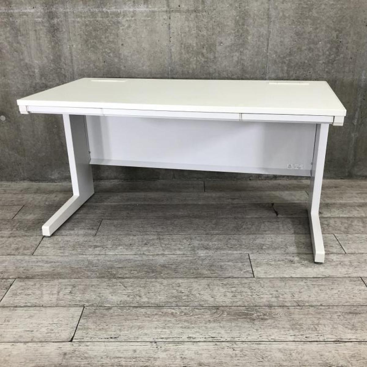 【広々としたワークスペース！横幅1400㎜！コスパで選ぶならコレ！国内産のベーシックなオフィスデスク】■イナバ(INABA)製　デュエナシリーズ　平机　事務机　W1400×D700㎜　引き出し付　■色：ホワイト【弊社使用欄：A01044386】【ID】
                        デュエナ
                                    中古
            