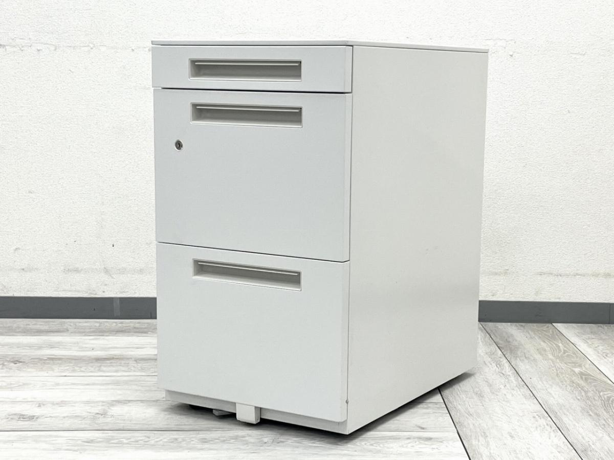 足元収納をすっきり整える定番3段ワゴン #岐阜市 #大垣市 #多治見市 #羽島市 #一宮市
                        Sワゴン シリーズ
                                    中古
            