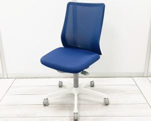 ■オカムラ(okamura)製　フルーエントチェア(Fluent)　肘無　ローバック　背面メッシュ　■肘なし　■ミディアムブルー×ホワイトシェル ■オススメ/人気/定番商品　【弊社使用欄：A01044085】