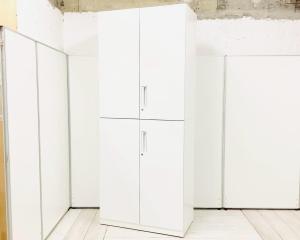 【関西倉庫在庫品】■コクヨ（KOKUYO）製　エディア（EDIA）　上下両開き書庫セット　ハイキャビネット　■ホワイト　■シリンダー錠【観音開きですべての書類を見渡せ、必要な書類がラクに取り出せる！人気の書庫セット！】