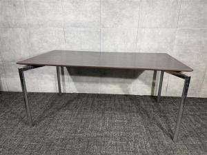 ★近日入荷品★【来客・打ち合わせなど入替にオススメ！W1500のミーティングテーブルが入荷！】■内田洋行　MR テーブル　4本脚　ブラウン　《オフィスバスターズ福岡博多店は、福岡を拠点として、日本全国へ中古オフィス用品・オフィス家具を提供しております》