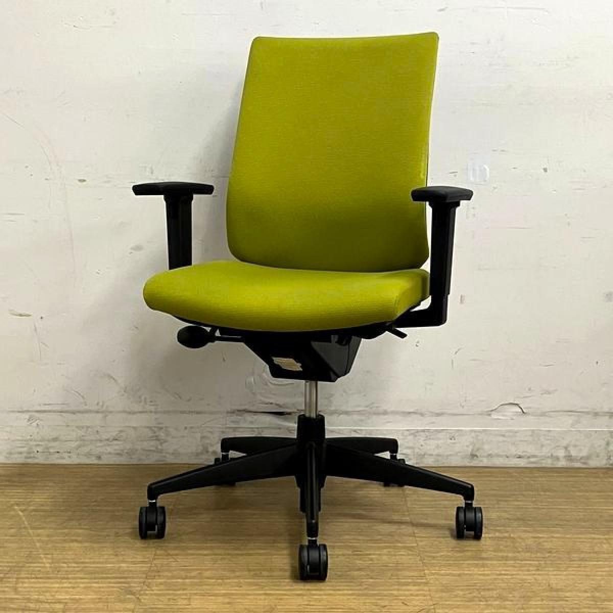 コクヨ　ウィザード2　ハイバック　ロングセラーシリーズ　ライトオリーブ×ブラックフレーム　可動肘付きモデル　定番の使いやすいチェア　【愛知・名古屋・豊田・静岡・浜松】
                        ウィザード2
                                    中古
            