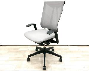 ■ITOKI/イトーキ　■セレーオチェア(celeeo)　■ライトグレー×ブラックシェル　■肘付き/可動肘　■ハイバック　■背面/メッシュ　■オススメ/人気/定番商品　 【弊社使用欄：A01045960 K】【ID】