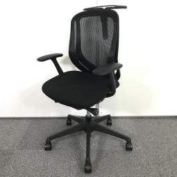 【前傾チルト機能付き】【オカムラ製品で最も人気を集める高機能チェア！】■オカムラ(okamura)製　シルフィ(Sylphy)チェア　肘付き　ローバック　背面メッシュ　■固定肘・ハンガー付き　■ブラック【弊社使用欄：A01047727】