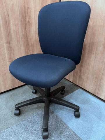 【中古】リエットR KT-360PV-T1 B2 イトーキ（ITOKI） 肘無ローバックチェア
