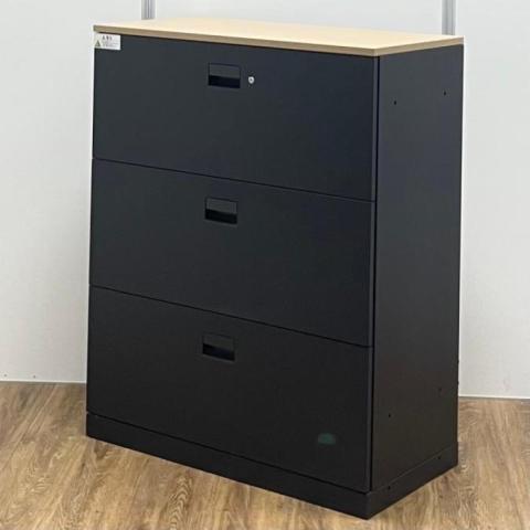 【フラットで美しい！珍しいブラックカラーにオシャレなナチュラル天板！】■イトーキ製（ITOKI）製　エスキャビネット（eS）　３段ラテラル　ローキャビネット　H1130㎜ 　■ブラック /天板：木目調ナチュラル　■シリンダー錠