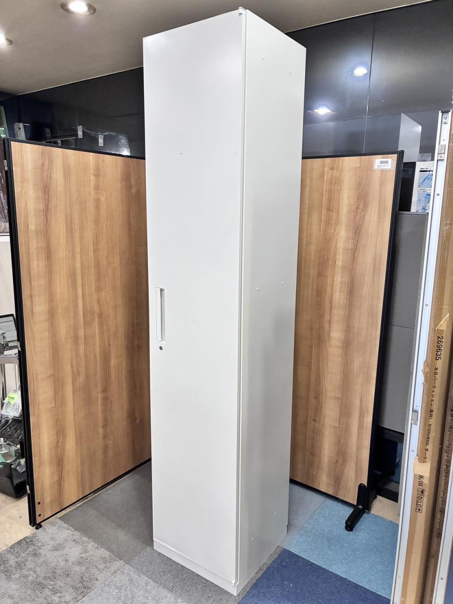 【訳アリ！扉開閉時に調整必要】【常に人気の高い更衣用ロッカー！掃除用具入れにも】■ウチダ(UCHIDA)製　HSシリーズ　1人用更衣ロッカー　縦型ロッカー　W450×H2150㎜　■シリンダー錠　■ホワイト　【弊社使用欄：A01037812】【ID】
                        その他シリーズ
                                    中古
            