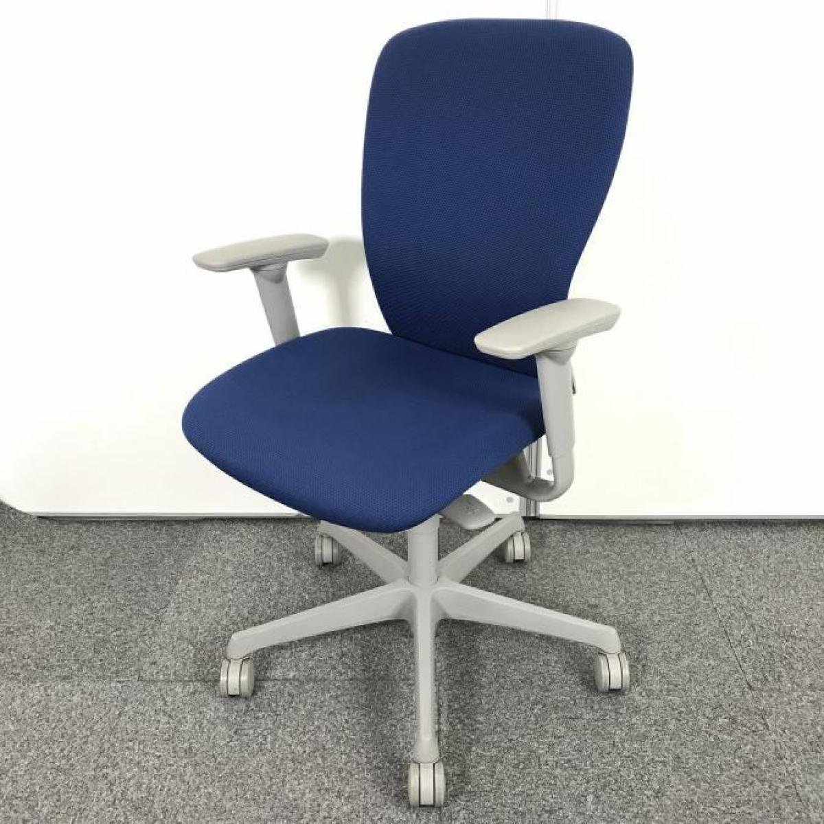 【関西倉庫在庫品】【機能充実のワーキングチェア！身体を包み込むやさしい座り心地！】■オカムラ(okamua)製　スラート　肘付ハイバックチェア　■ブルー(ミディアムブルー)　■可動肘【弊社使用欄：A01050710】
                        スラート
                                    中古
            