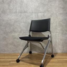 【西】~省スペースでスマート運用!折りたたみキャスター付きミーティングチェア【オカムラ】【マリカ】【ブラック】【ネスティングチェア】【折りたたみ】【座面メッシュ】【会議用】【ミーティング】【オフィスチェア】【事務イス】【収納】【中古】【福岡オフィス家具】【福岡中古家具】【中古事務什器】【中古チェア】【中古椅子】