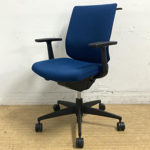 コクヨ ウィザード2 ローバックモデル 固定肘 プルシアンブルー×ブラックフレーム コートハンガー付き ランバーサポートで腰の負担も軽減【愛知・名古屋・豊田・静岡・浜松】