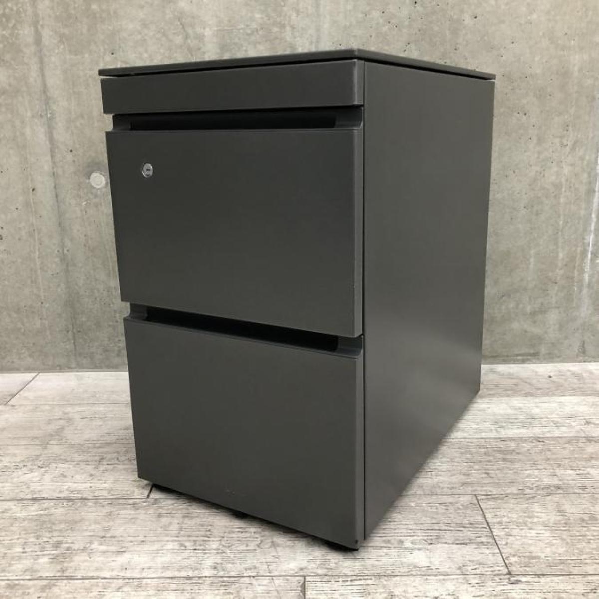 ★H650mm！【クールでスタイリッシュなブラックワゴン入荷！】■コクヨ　ジーエックスシリーズ　3段ワゴン　ブラック　■フリーアドレス対応　ハイワゴン【KOKUYO　GX】【ABW】
                        GXワゴン
                                    中古
            