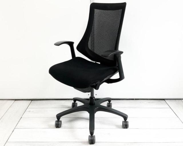 【中古】エフメッシュ KF-370JB-T1T1 イトーキ（ITOKI） 肘付ハイバックチェア