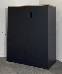 【書類の収納スペースを増やしたい方に！収納力抜群な観音開きタイプのキャビネット】■イトーキ(ITOKI)製　エス(eS)キャビネット　両開き　ローキャビネット　H1120㎜ 　■ブラック/天板：木目調ナチュラル　■シリンダー錠 【フラットで美しい！】