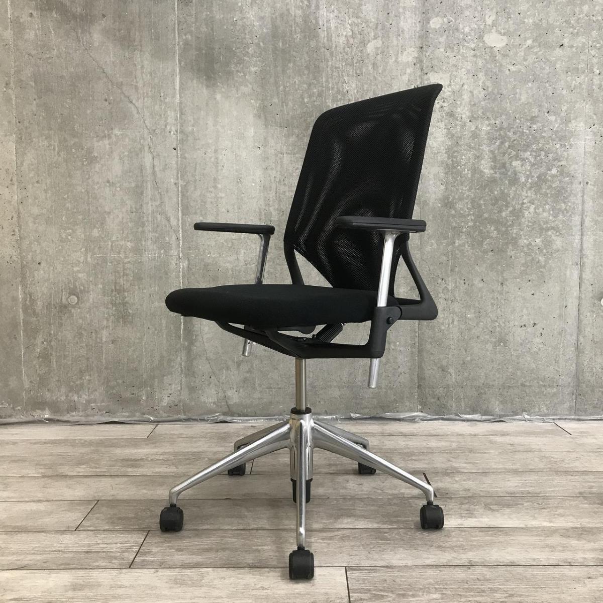 【関東倉庫在庫品】【海外メーカーの優れたチェア！】■vitra製　メダ2　肘付ハイバックチェア　■ブラック【弊社使用欄：A01019979】【ECBMC】
                        メダ２チェア
                                    中古
            