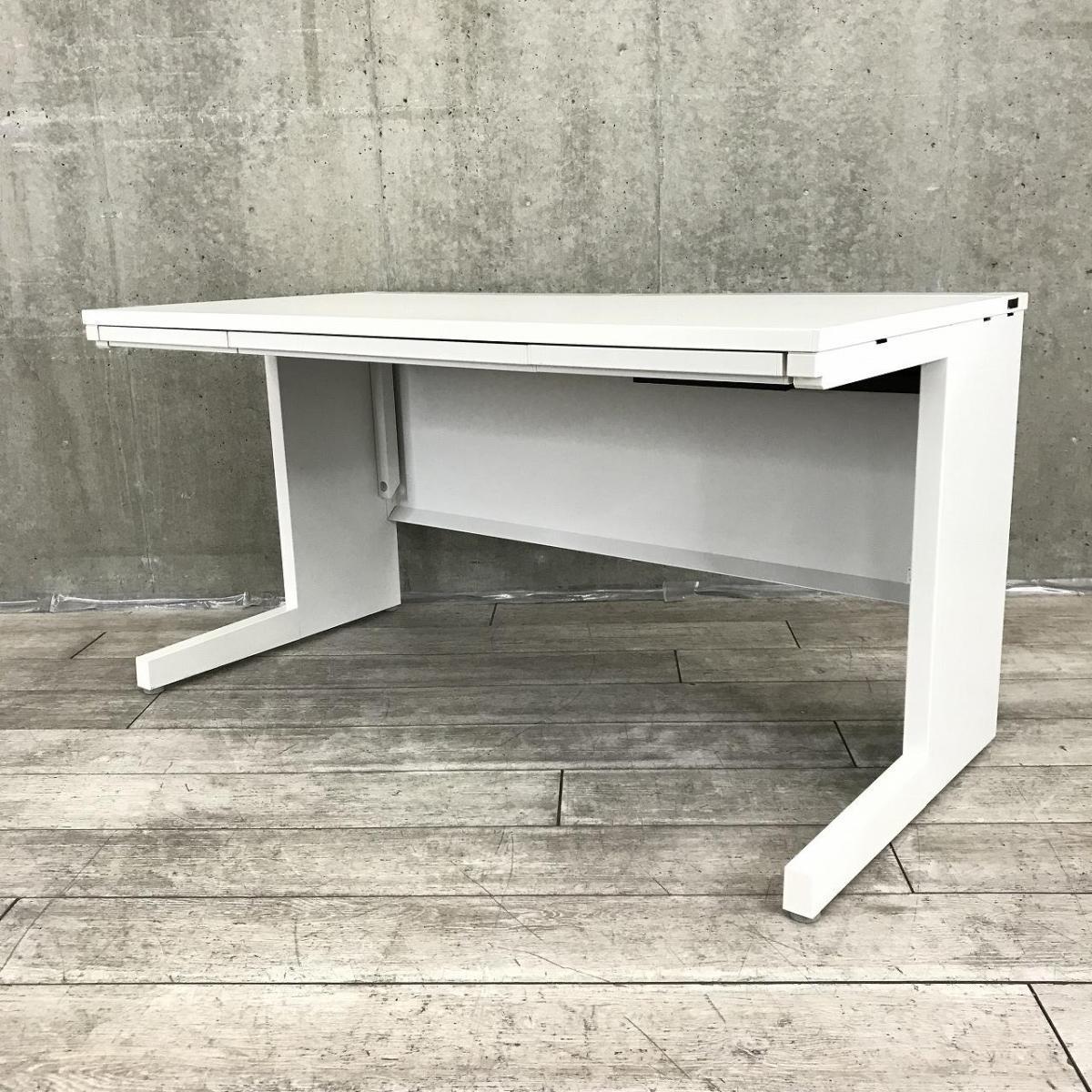 【ゆとりのあるワークスペースで作業効率アップ！スタンダードなデザインで使いやすい！】■ウチダ(UCHIDA)製　スカエナシリーズ　平デスク　W1400×D700mm　引き出し付　■配線Kタイプ　■ホワイト
                        スカエナ
                                    中古
            