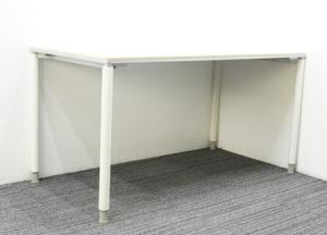 【使い勝手の良いサイズ感！】オフィスデスクとしても使用が可能なコンパクトなミーティングテーブルが入荷！
■オカムラ/アプションフリー/ホワイト