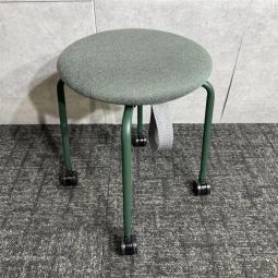 【オフィスの作業用スペースや病院での配置に大変おすすめです！キャスター付きのため移動も楽々です！】■オカムラ製　スプリント　グリーン　《オフィスバスターズ福岡博多店は、福岡を拠点として、日本全国へ中古オフィス用品・オフィス家具を提供しております》