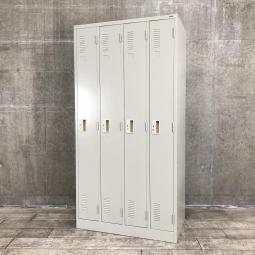 【シンプルでスタンダードな更衣ロッカー！移転や増員を検討されている方にオススメ！】■プラス(PLUS)製　LKシリーズ　４人用更衣ロッカー　W900×D515㎜　■ニューグレー 　■シリンダー鍵【弊社使用欄：A01040667】