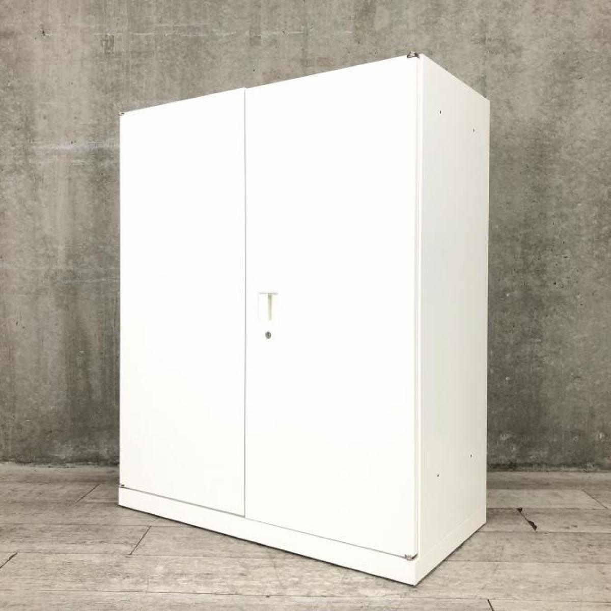 【書類整理がしやすいデュオラインシリーズの両開き書庫！】■オカムラ(okamura)製　SAデュオラインシリーズ　両開き書庫　ローキャビネット　W900×D450㎜　■ホワイト　■シリンダー錠【弊社使用欄：A01049538】
                        SAデュオライン
                                    中古
            