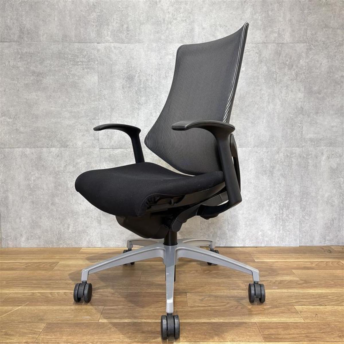 ～しなやかな背もたれで、長時間の快適をあなたに～姿勢の変化にフレキシブルに対応！スタイリッシュで座り心地も抜群な大人気の高機能チェアが入荷！
■イトーキ/エフメッシュ/ブラック　ストライプメッシュ
                        エフメッシュ
                                    中古
            