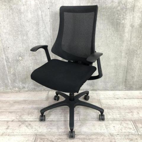 【中古】エフメッシュ  イトーキ（ITOKI） 肘付ハイバックチェア