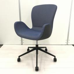 【大量入荷商品】【来客用として最適な1脚！受付スペースや休憩スペースにオススメ！キャスター付きで移動もラクラク！】■オカムラ製　フロックス　カンファレンスチェア　■ブルー【OKT107】【関東倉庫在庫品】【弊社使用欄：】