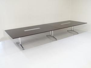 【遠方倉庫在庫品】■KOKUYO/コクヨ　■シリーズ：WT-200　■天板ウェンジブラウン　■8人～12人程度の着席が可能　■サイズ　W4800/D1500/H720　※天板の所々に薄いスリ傷と補修跡が少々あります。参考写真をご覧ください。【RA】