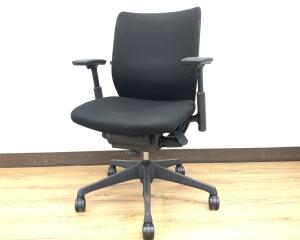 【6脚入荷】真っ黒オールブラックハイパフォーマンス定番オフィスチェアヴィスコンテ(Visconte)シリーズ※可動肘掛け付き仕様◆オカムラ製【AD】