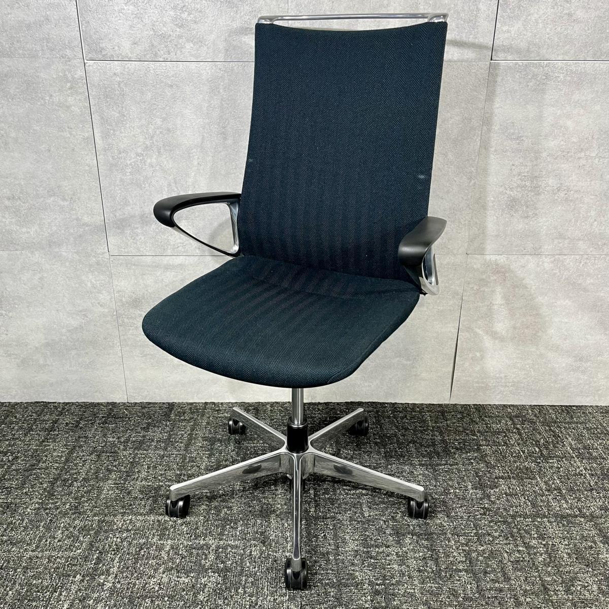 【執務室や会議室にもピッタリ！最大8脚揃います！　※型番混在】◆オカムラ　モード　ブラック（チャコールグレーに近い色味）　《オフィスバスターズ福岡博多店は、福岡を拠点として、日本全国へ中古オフィス用品・オフィス家具を提供しております》
                        モード
                                    中古
            