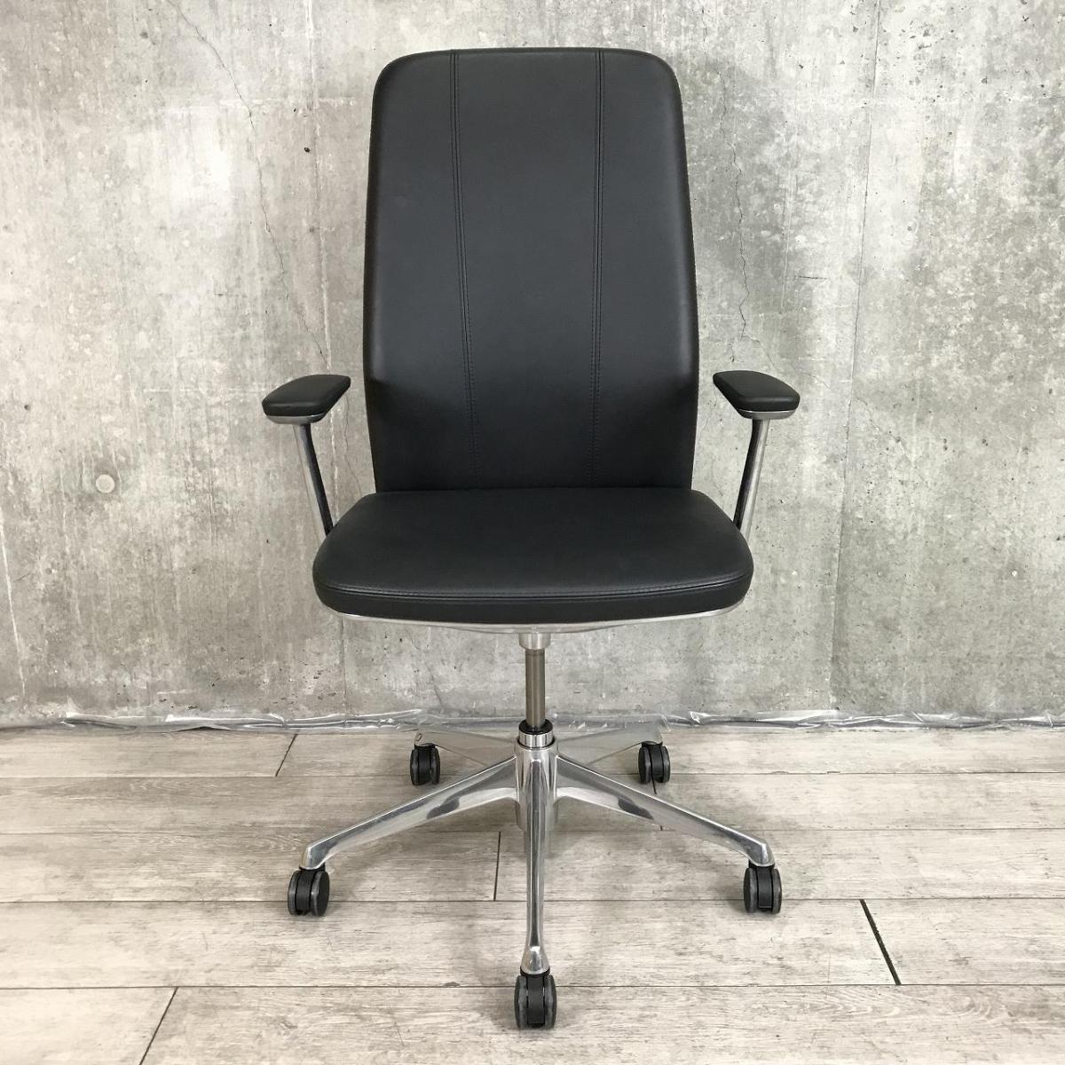 【上質でスタイリッシュなデザイン！クラフティチェア！】■オカムラ製　エグゼクティブチェア　肘付　ブラック　革張り　■機能と美しさを両立した高級感溢れる革張りチェア！【OKAMURA　CRAFTIE】【在庫入替セール品！】★
                        クラフティー
                                    中古
            