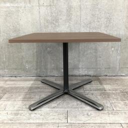 【在庫入替セール品】【ブラウン天板のカフェ風テーブル！リフレッシュスペースなどにおすすめ！】■オカムラ（okamura）製　ライブスシリーズ　角テーブル　ミーティングテーブル　カフェテーブル　W900mm　■天板：木目ダーク/脚：ポリッシュ