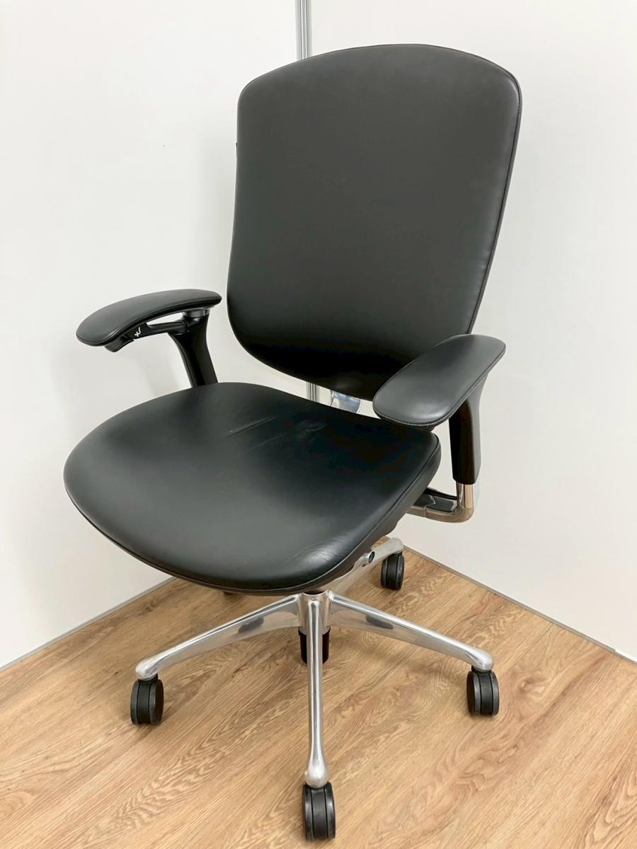 入替セール品につきお値下げ！【世界で認められた革新的タスクチェア！人間工学に基づいた快適な座り心地を実現！】オカムラ（okamura）　コンテッサ (Contessa)　革張り　ハイバック肘付き　可動肘　　ブラック　【座面シワ・リクライニングロック解除時異音があるため、Bランク品】【現物画像】
                        コンテッサチェア
                                    中古
            