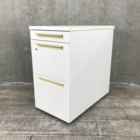 【中古】アドバンス  オカムラ（okamura） 脇机3段