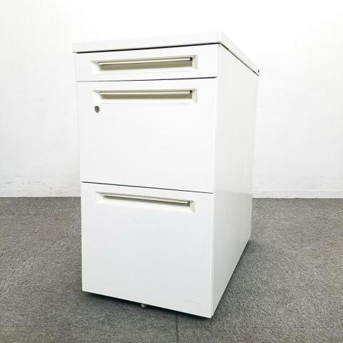 【中古】アドバンス  オカムラ（okamura） 脇机3段