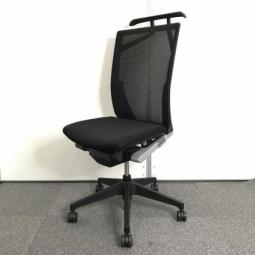 【シャープかつシンプルなデザイン！大きな背面が体にフィット！通気性がよく長時間でも快適な高級チェア！】■イトーキ（ITOKI）製　ヴェント（Vent）チェア　肘無し　ハイバック　背面メッシュ　■ハンガー付き　■ブラック