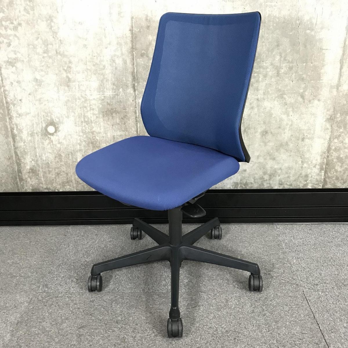 【背中を立体的に包み込む！】【シルフィの座り心地を低コストで再現！】■オカムラ（okamura）製　フルーエントチェア　ローバック　肘無し　■背面メッシュ　■ミディアムブルー×ブラックシェル
                        フルーエントチェア
                                    中古
            