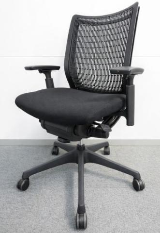 【中古】ヴィスコンテチェア CWC4ZA-FBA1 オカムラ（okamura） 肘付ローバックチェア