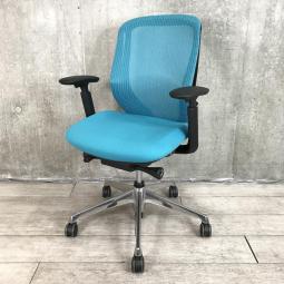 【前傾チルト機能付き】【オカムラ製品で最も人気を集める高機能チェア！】■オカムラ(okamura)製　シルフィ（Sylphy）チェア　肘付き　ローバック　背面メッシュ　■可動肘　■ブルー ×ブラックシェル
