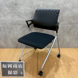 【南】コクヨ製のミーティングチェア【ピエガ/ブラック】が入荷しました！　＊熊本市で、中古オフィス用品・オフィス家具をお探しなら「オフィスバスターズ熊本サテライト店」へ＊※サテライトは商談スペースのみの為、在庫は福岡の在庫を掲載しております。商品につきましてはお電話にてお問い合わせください。＊