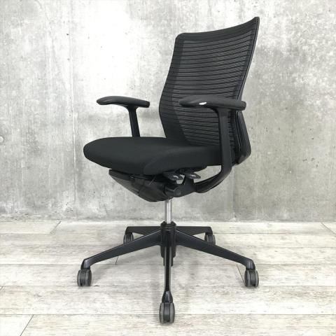 【中古】コーラルメッシュ  オカムラ（okamura） 肘付ミドルバックチェア