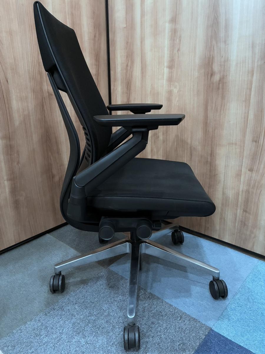 中古】ジェスチャー Steelcase/スチールケース 肘付ハイバックチェア