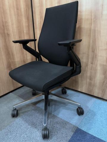 【中古】ジェスチャー  Steelcase（スチールケース） 肘付ハイバックチェア
