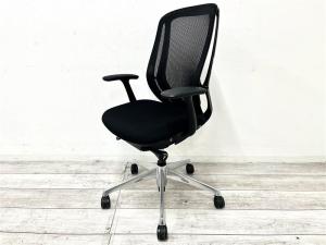 【定価約14万円】【前傾チルト機能付き】【オカムラ製品で最も人気を集める高機能メッシュチェア！】■オカムラ(okamura)製　シルフィ(Sylphy)チェア　肘付き　ハイバック　背面メッシュ　■固定肘　■ブラック