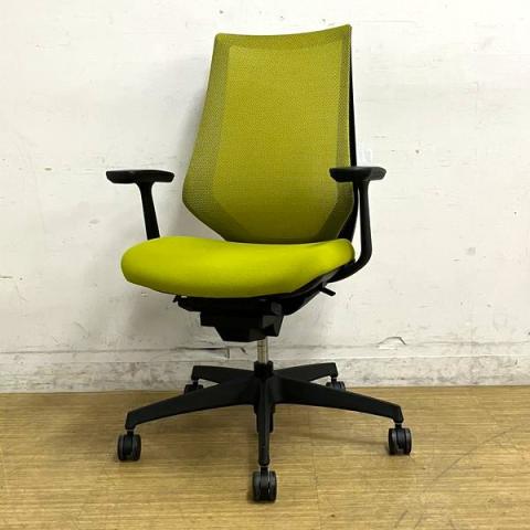 【在庫入替セール】【2021年製】コクヨ　デュオラチェア　固定肘付きチェア　メッシュタイプ　グリーン×ブラックフレーム　お洒落で使い勝手の良い仕様とカラーリングで人気